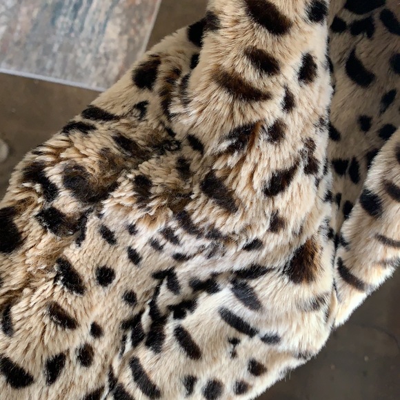 Faux fur leopard jacket - Picture 7 of 8